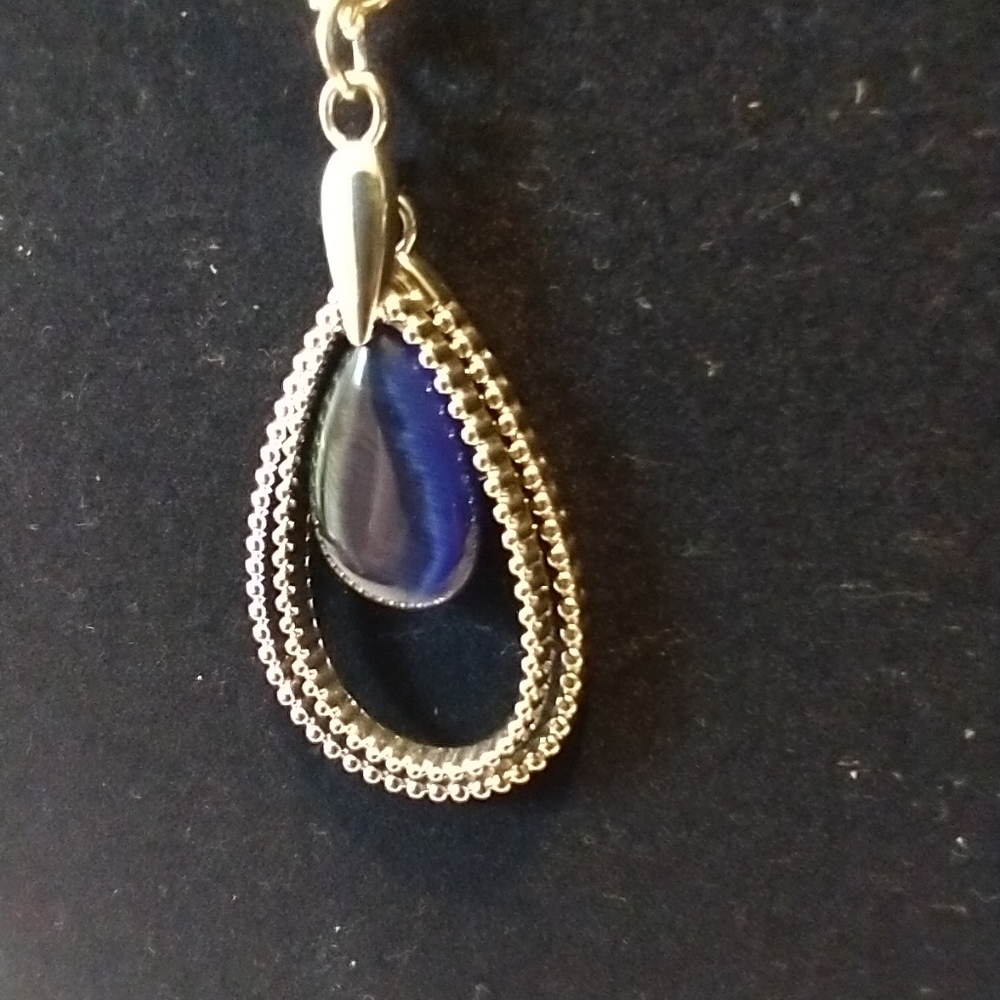 Necklace - Picture 2 of 3